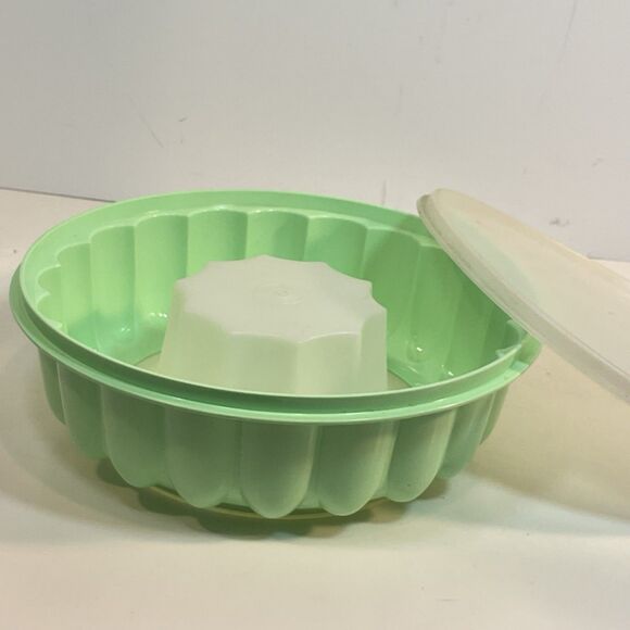 Vintage Tupperware Jadeite Mint Green Jello Mold Ice Ring Jel-n-serve 3 Pc #1202 - Picture 2 of 6